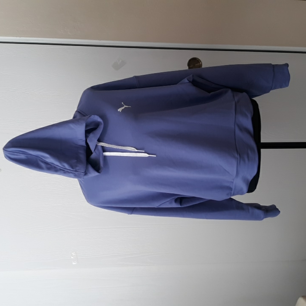 Puma cropped hoodie womens size L NWT Hazy Blue/Purple, see measurements